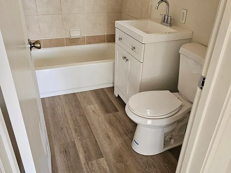 1114 E Cliff Dr #4 — Photo 16