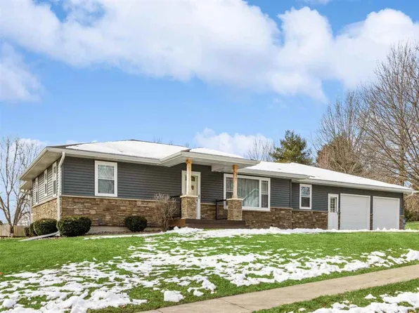 332 Blackberry Ave, Riverside, IA 52327