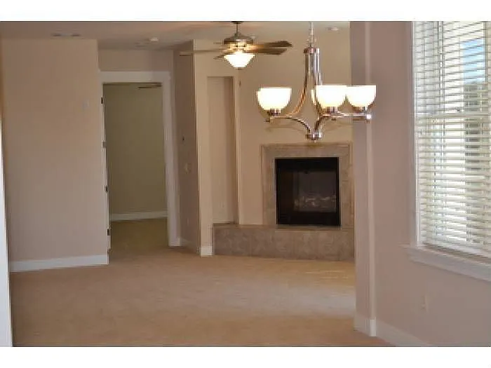 100 Town Square Rd photo 1