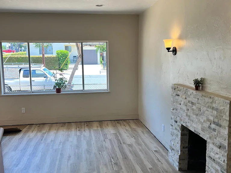 1224 E Gutierrez St — Photo 3