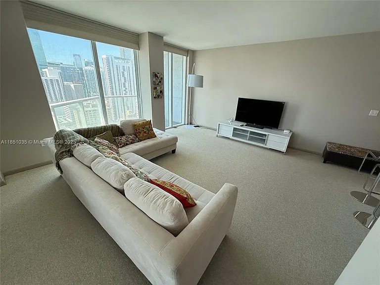 253 NE 2nd St #3009 — Photo 6