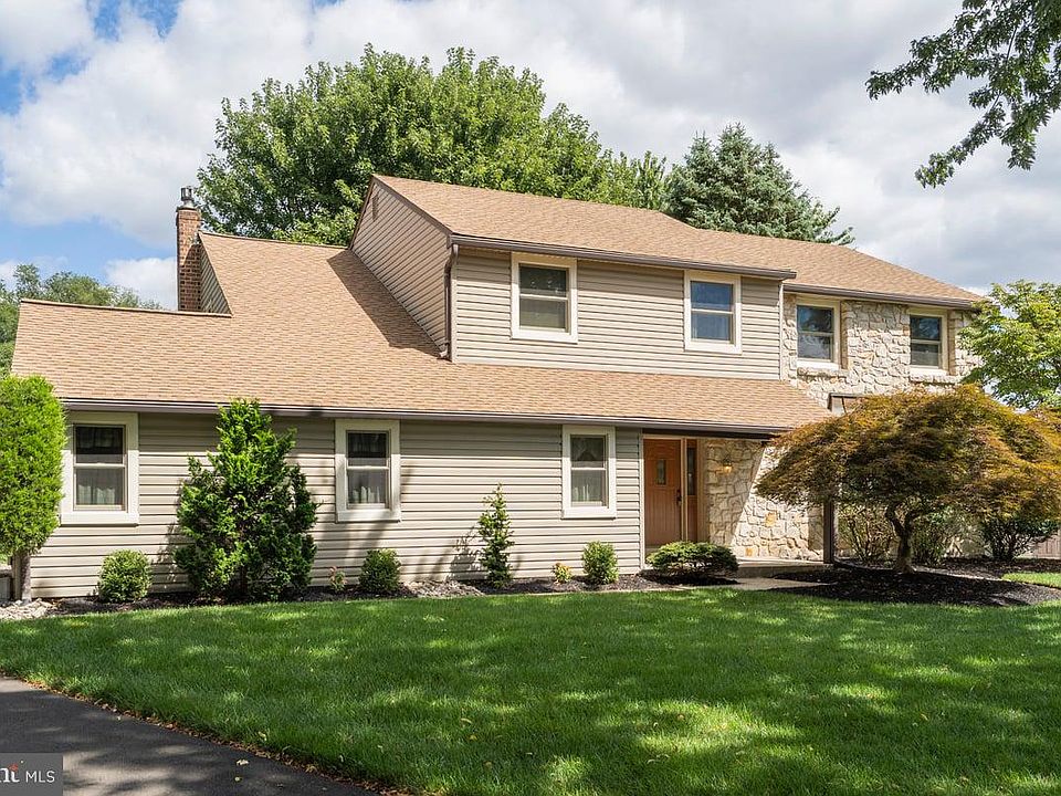 1st image of 37 Chimney Hill Ct