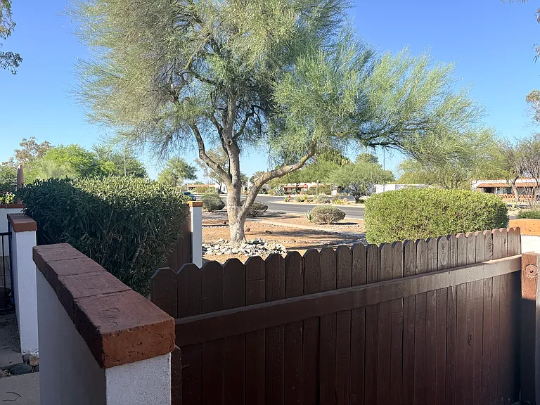 484 S La Canada Dr #B — Photo 12