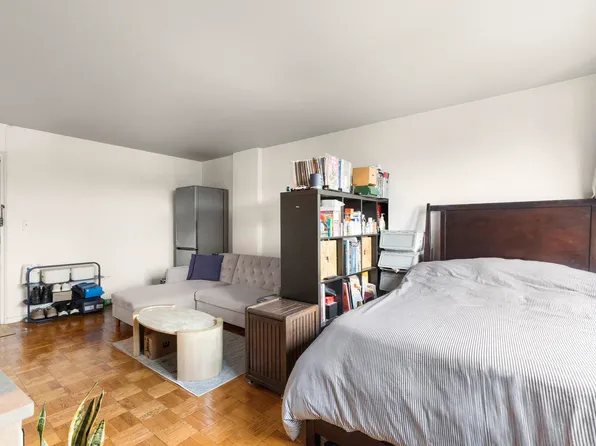 6515 Blvd East image 2 of 13