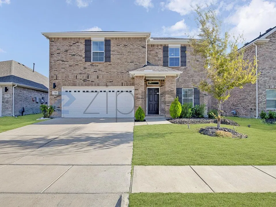735 Lauren Grove Ln