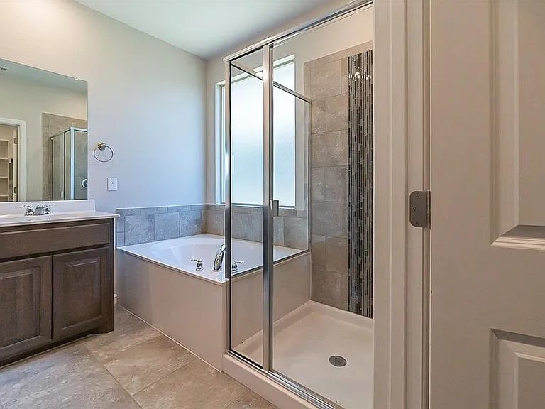 16141 Bronte Ln — Photo 14