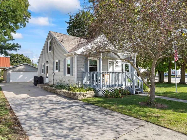 107 North 3rd STREET, Waterford, WI 53185