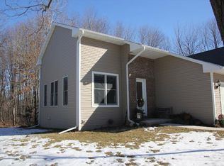 1338 Haley Ct, Suamico, WI 54173