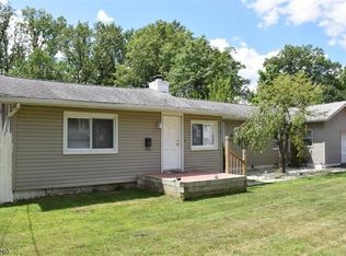 101 Chesapeake Ave, Lake Hiawatha, NJ