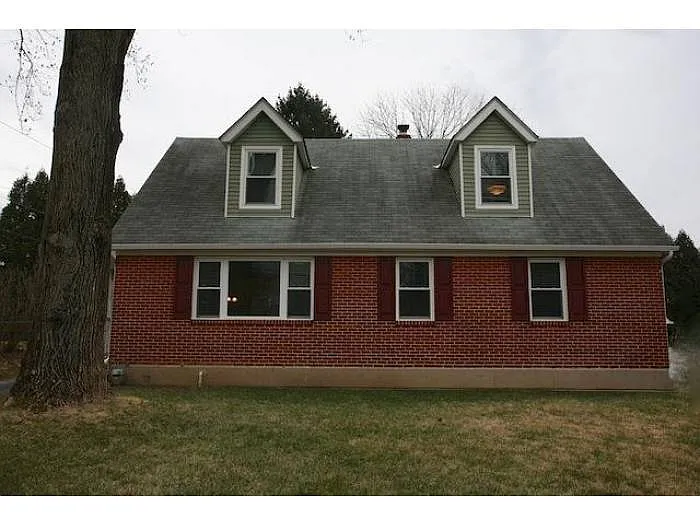 320 E Mount Pleasant Ave photo 1