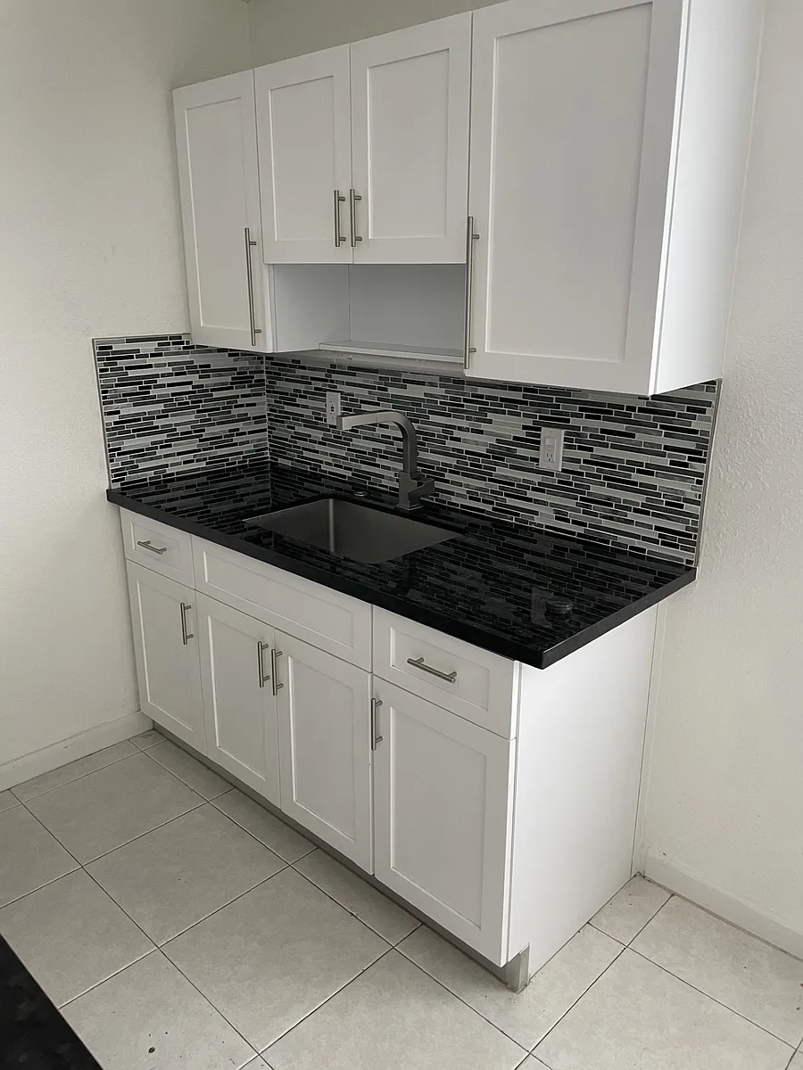 Building Photo - 801 NE 28th St #101
