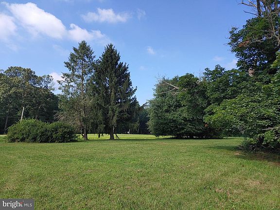 3rd image of 315 Old Deerfield Pike