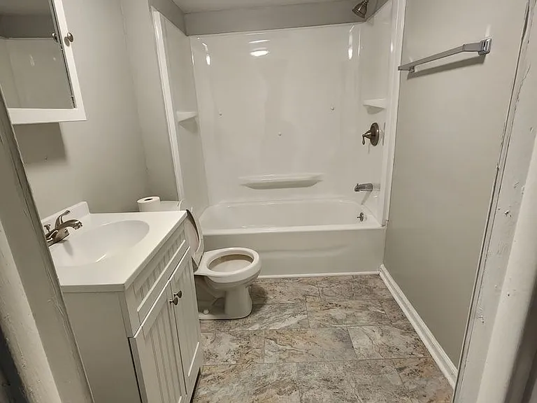 316 S Oakland Ave — Photo 8