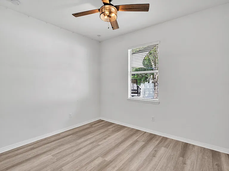 4810 Halls Mill Xing — Photo 18