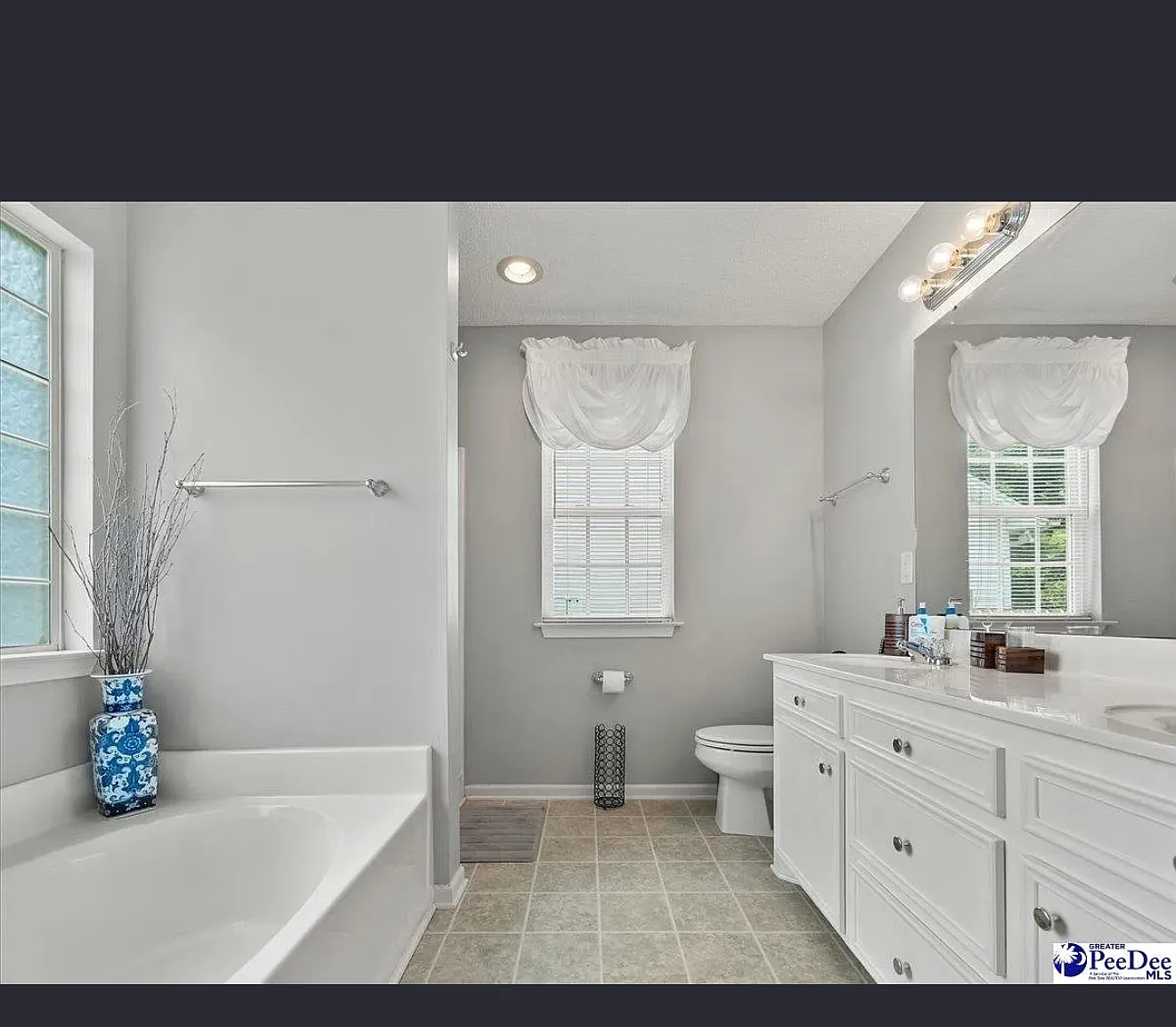 3 bed, 1275 sqft, $2,150 — Photo 2