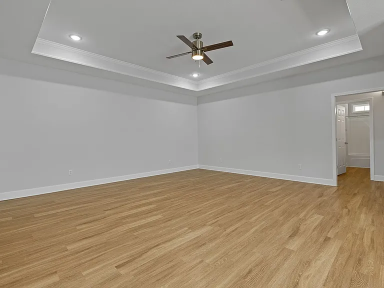 132 Wingate Ave — Photo 8