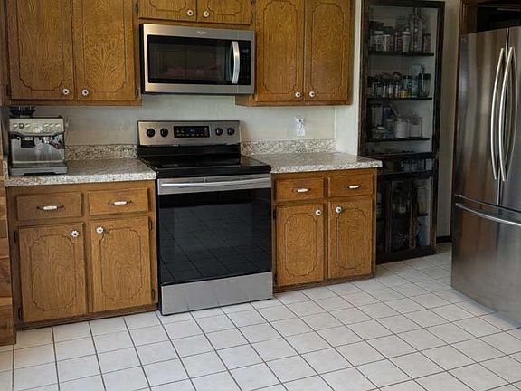 5th image of 1300 W 53rd St S