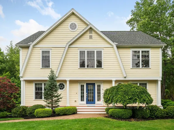 40 Chisholm Farm Drive, Stratham, NH 03885