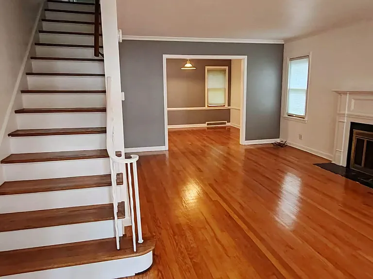 84 Matthews St — Photo 2