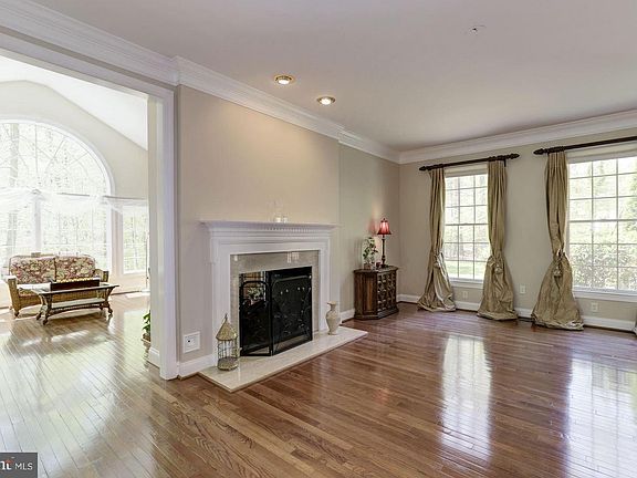 5th image of 2031 Penderbrooke Dr