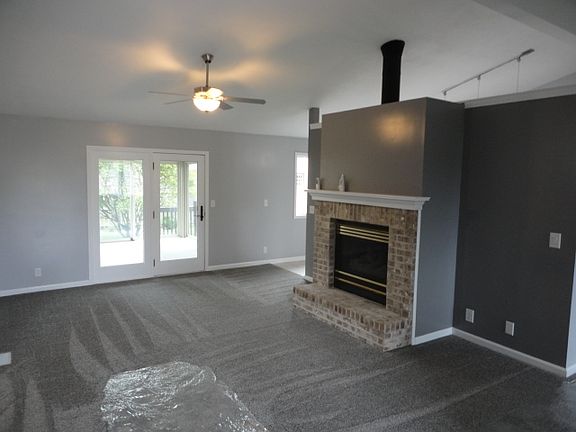 2nd image of 2201 N Waterbury Dr