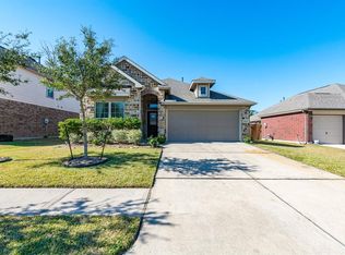 6727 Hunters Trace Ln, Baytown, TX 77521
