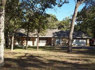 114 Wedgewood Ln, Elgin, TX 78621