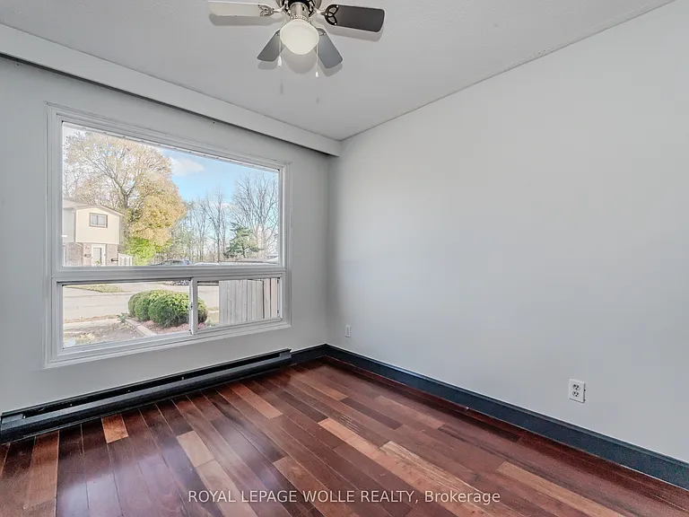 550 Parkview Cres — Photo 6