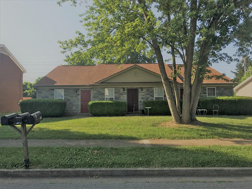 Front of building - apt. is on the left.