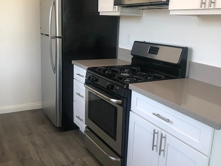 14143 Burbank Blvd #202 — Photo 7
