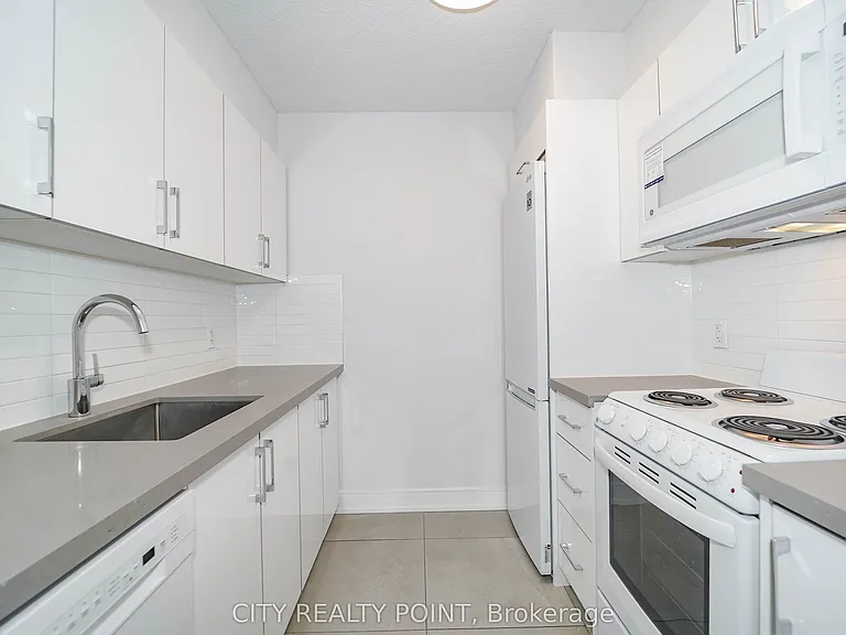 33 Isabella St #1009 — Photo 7