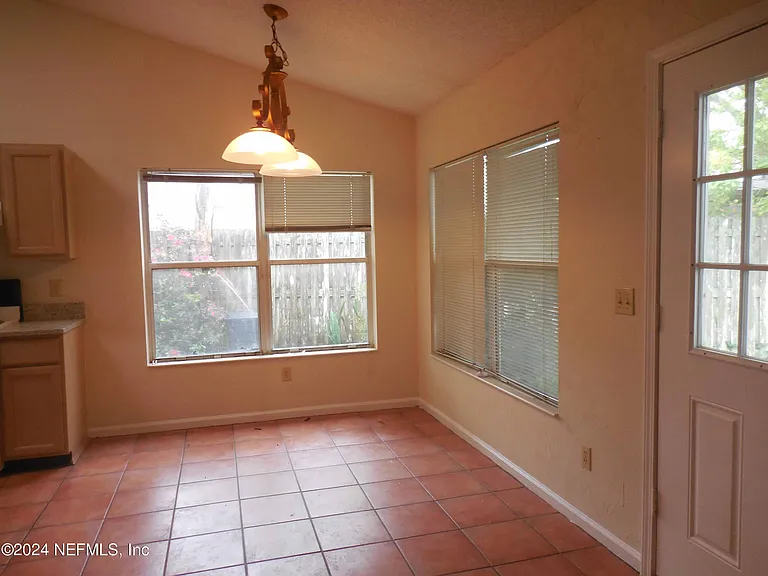 2942 Rockford Falls Dr N — Photo 3