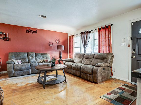 3rd image of 5015 Burr Oak Ln