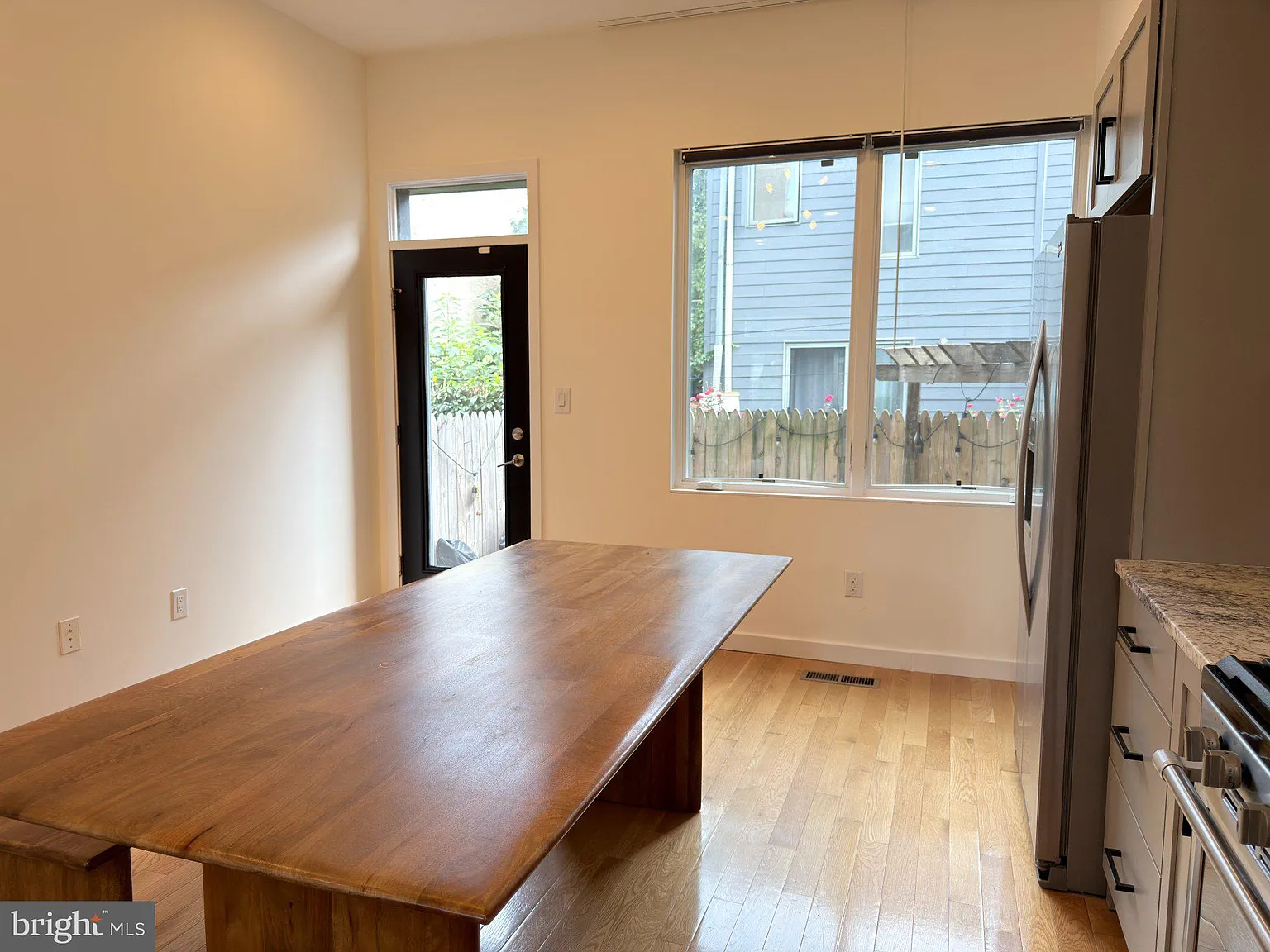 2 bed, 2.0 bath, 1155 sqft, $2,450 — Photo 4