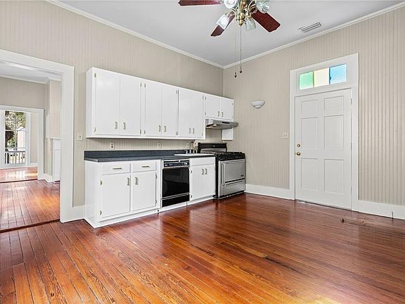 4th image of 309 Chatham St