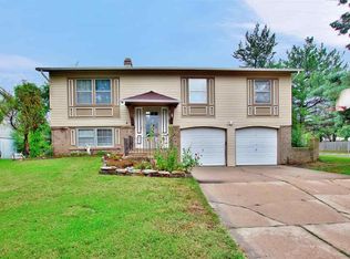 2302 N Farmstead St, Wichita, KS 67220