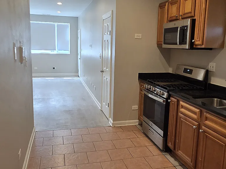7257 S May St #1 — Photo 4
