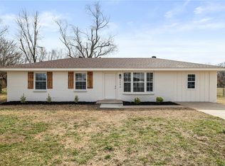 2000 W Wood St, Rogers, AR 72756