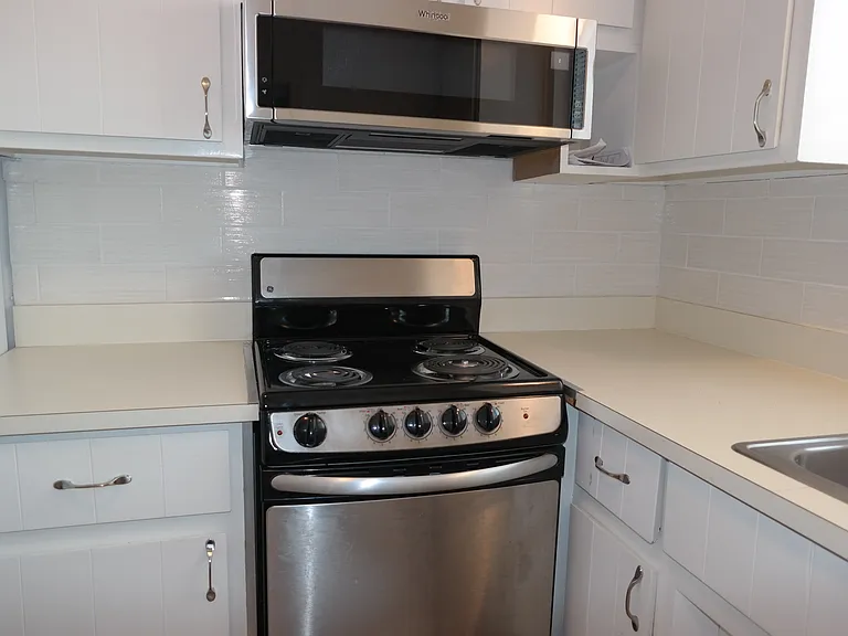 630 Ann St #8 — Photo 15