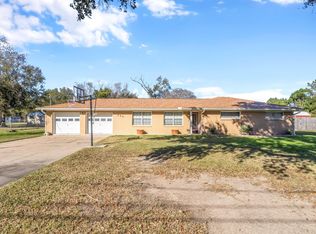 255 Gilmer St, Bridge City, TX 77611