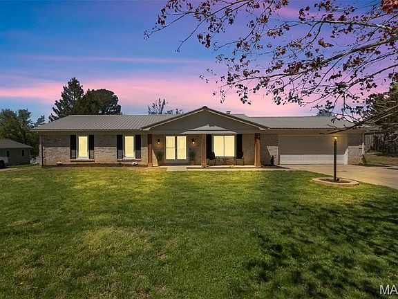 2nd image of 707 Camelot Estates Dr