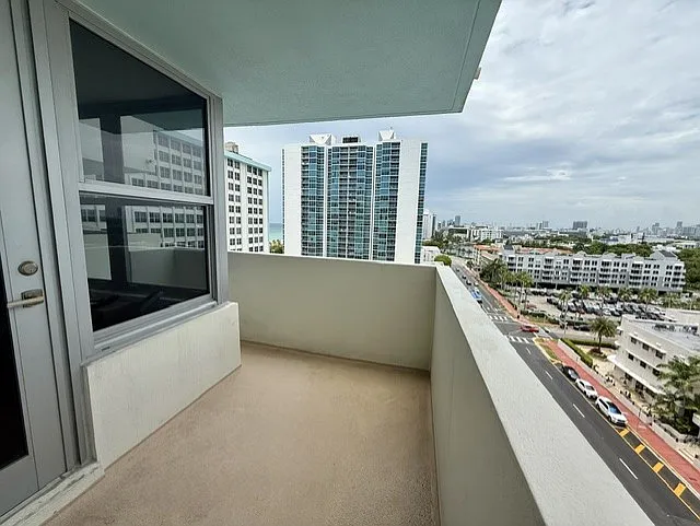 2899 Collins Ave #1114 — Photo 21