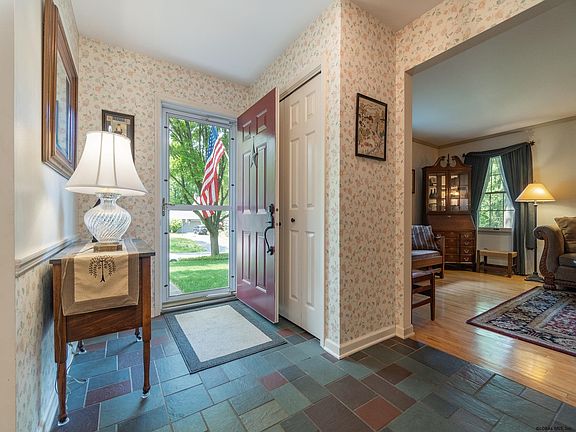 4th image of 34 Nottingham Way N