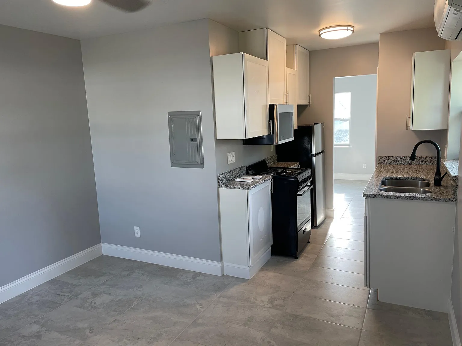 706 E Orange Ave — Photo 1