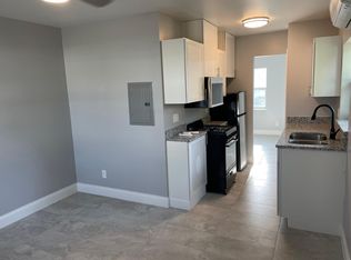 706 E Orange Ave #B, Eustis, FL 32726