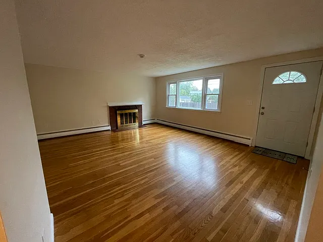 3 bed, 1260 sqft, $3,600 — Photo 2