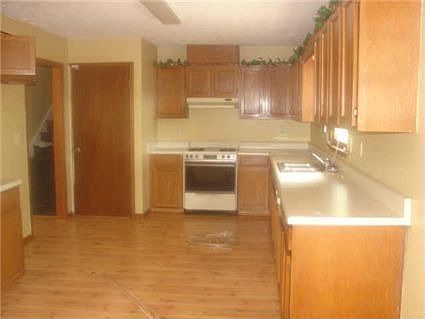2nd image of 231 Summer Pond Trl