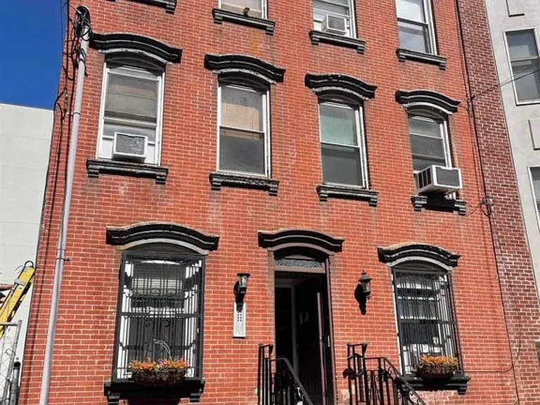 204 Willow Ave #1L — Photo 8