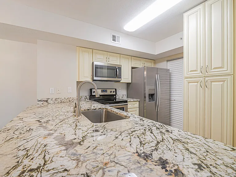 1590 S 42nd Cir #105 — Photo 20