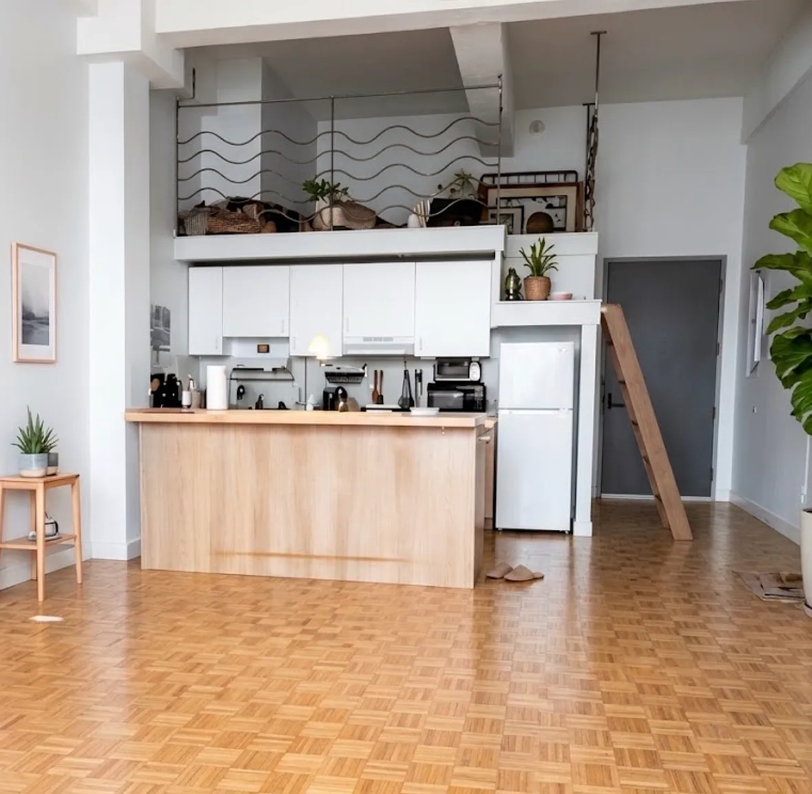 Studio, 650 sqft, $2,500 — Photo 2